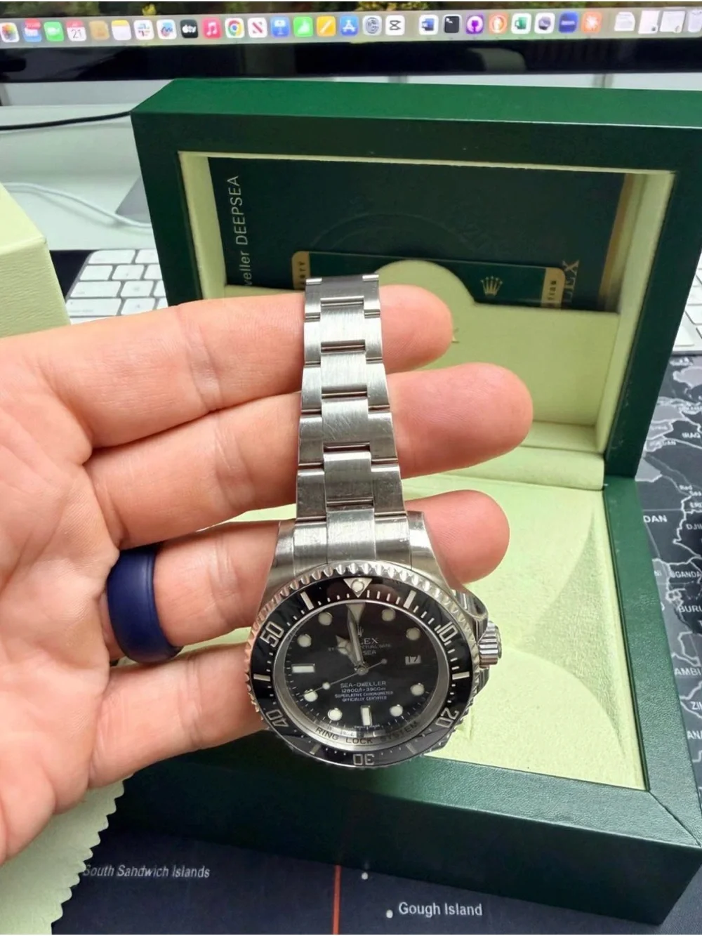 ROLEX DEEPSEA SEA-DWELLER 116660 44MM STEEL